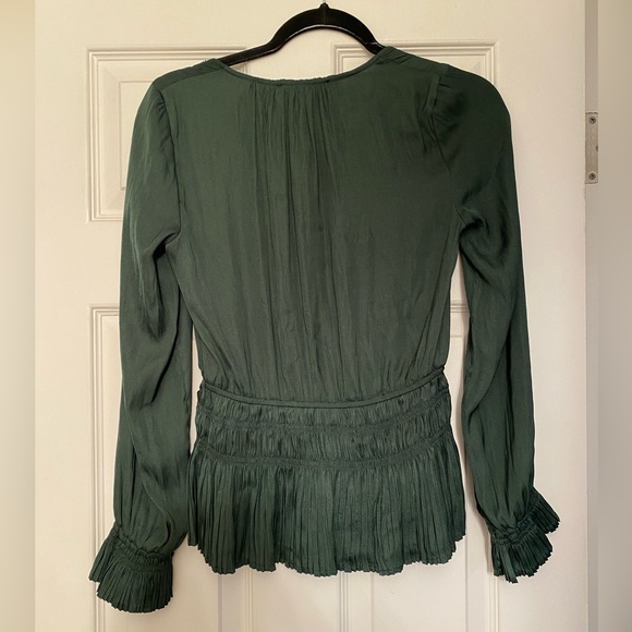 Emerald green silky shirt NWT - Picture 2 of 3